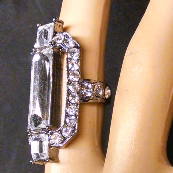 Elegant Rhinestones Sexy Ring